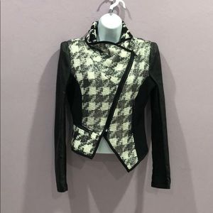 AlT. B Asymmetrical Houndstooth, Size M